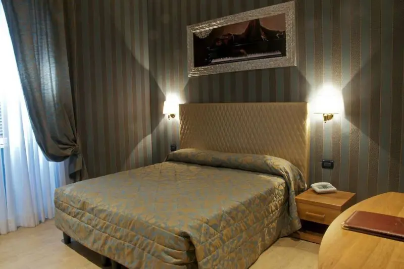 Hotel Lirico