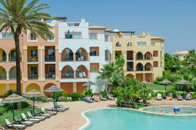 Jardim da Meia Praia Resort