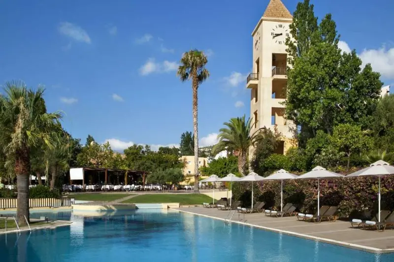 Candia Park village