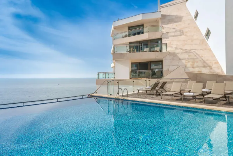 Sesimbra Oceanfront Hotel