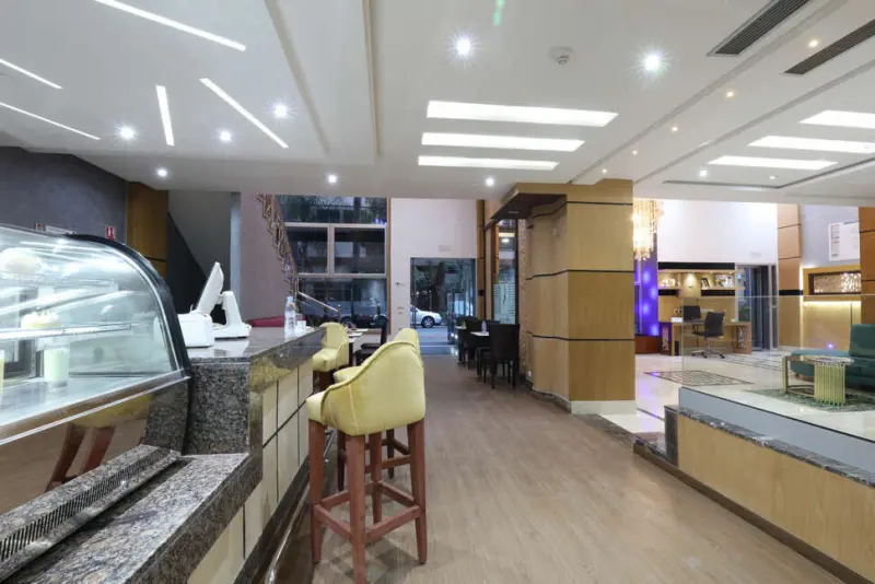 SILVER SUITES HOTEL