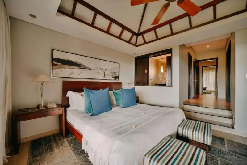 The Bay Club at Anahita