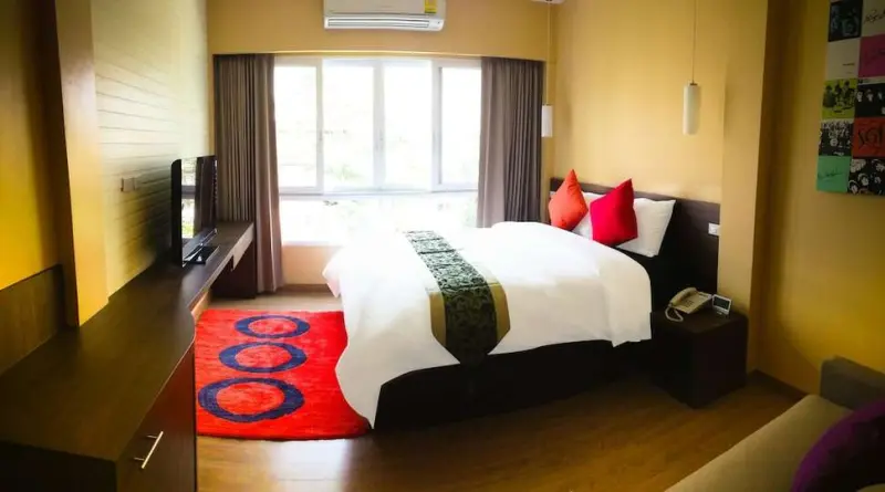 iCheck inn Gems Center Silom