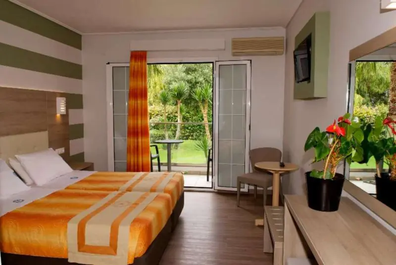 Louros Beach Hotel & Spa