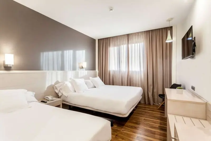 AZZ Valencia Táctica Hotel