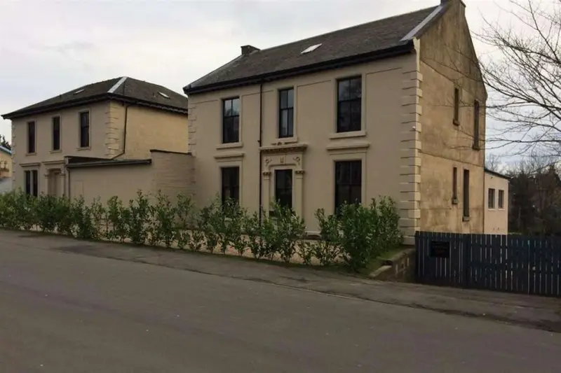 Crosshill House