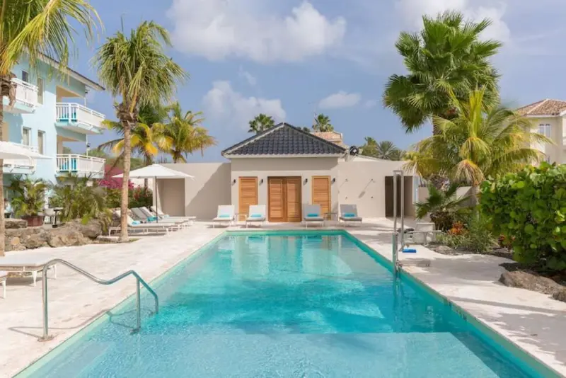 Dolphin Suites Hotel