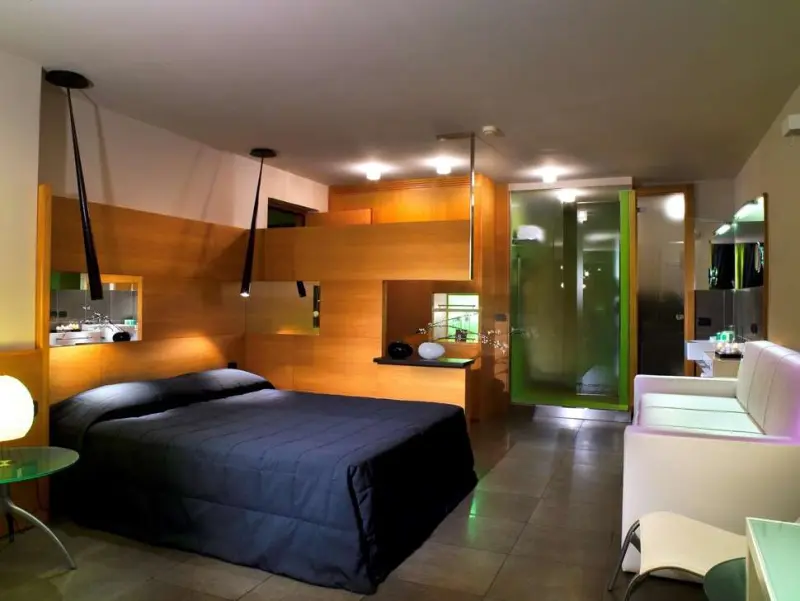 Hotel Zone