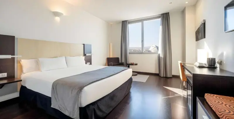 Hotel ILUNION Aqua 4