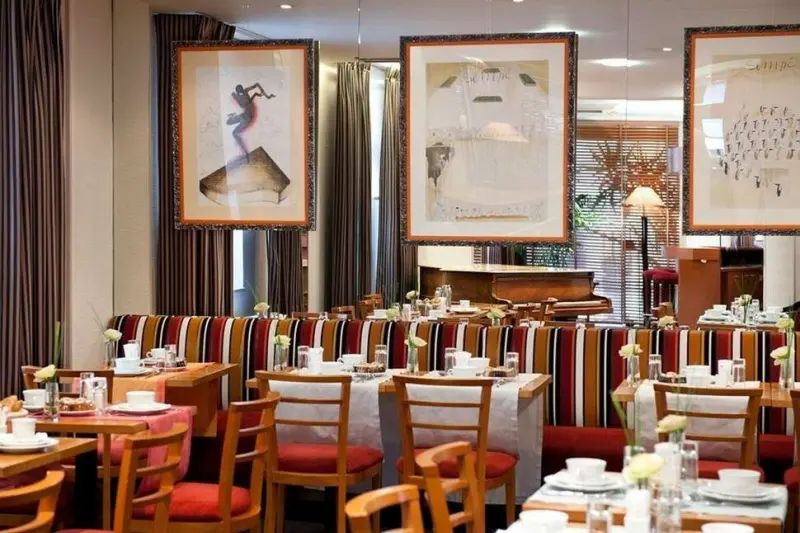 Pavillon Monceau by HappyCulture