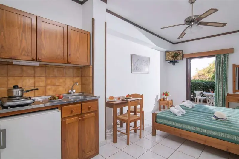 ILIOSTASI Beach Apartments