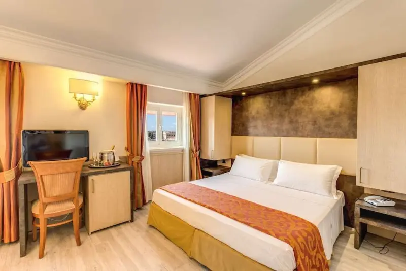 Pinewood Hotel