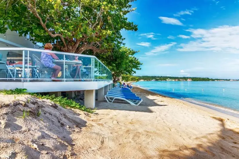 Travellers Beach Resort