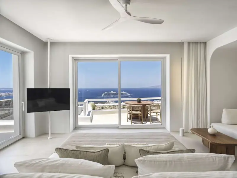 LOVIA Mykonos