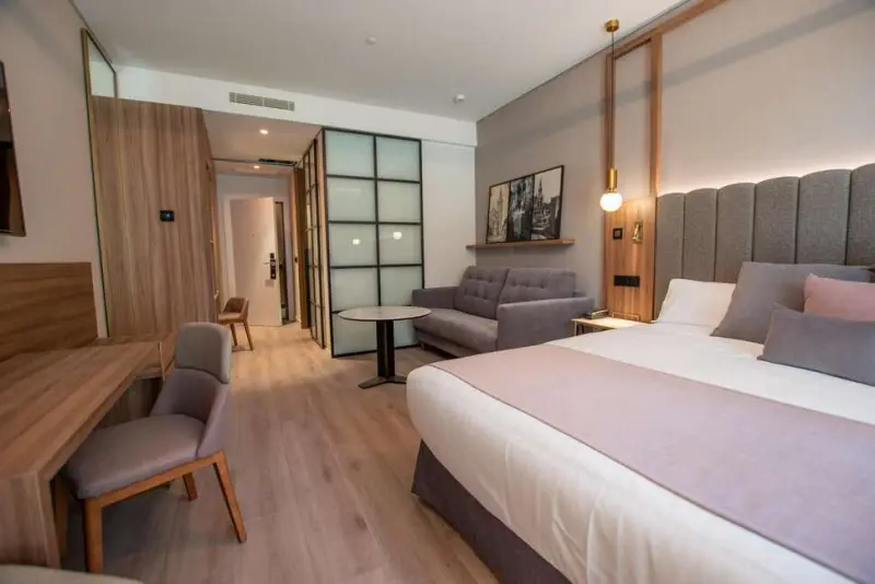 HOTEL GIRALDA CENTER