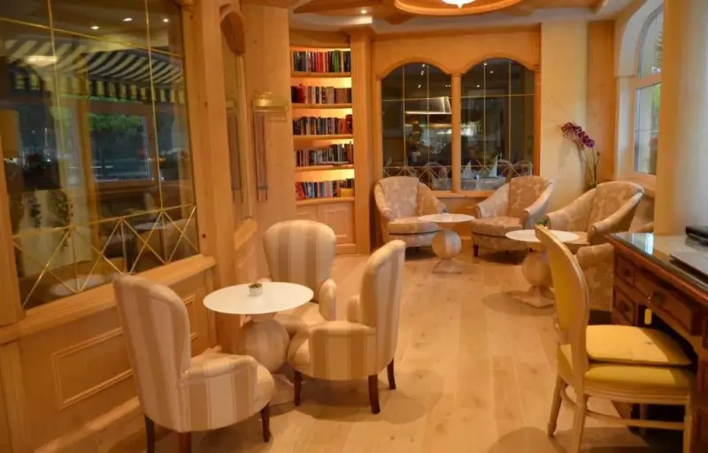 Alle Dolomiti Boutique Lake Hotel