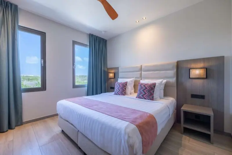Dolphin Suites Hotel