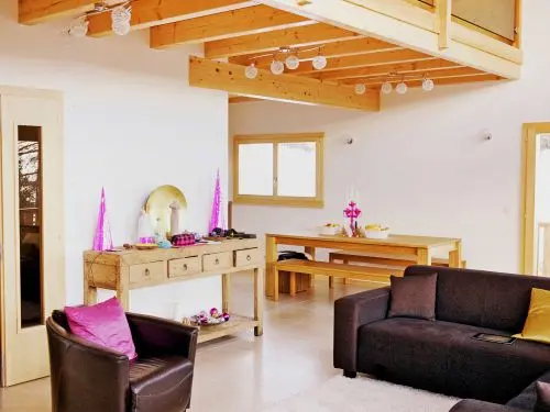 Chalet Chaud by alpenchalets.com