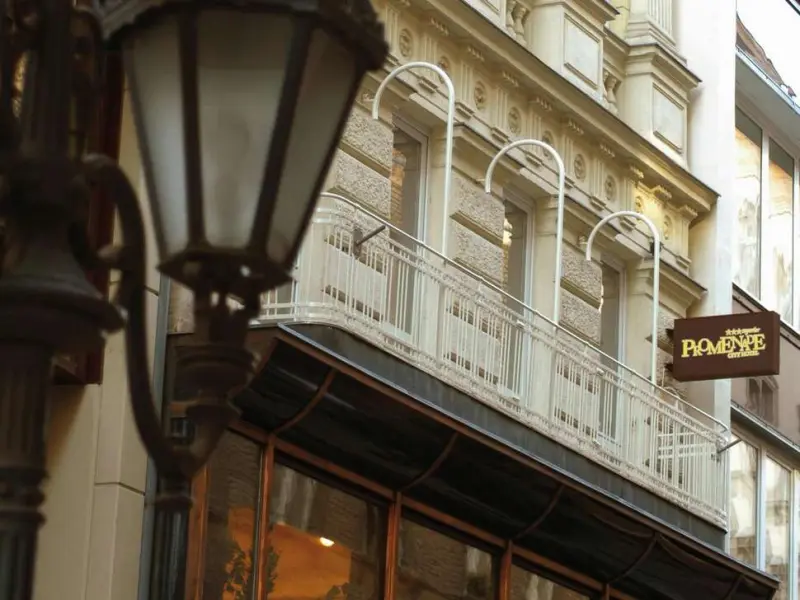 Promenade City Hotel