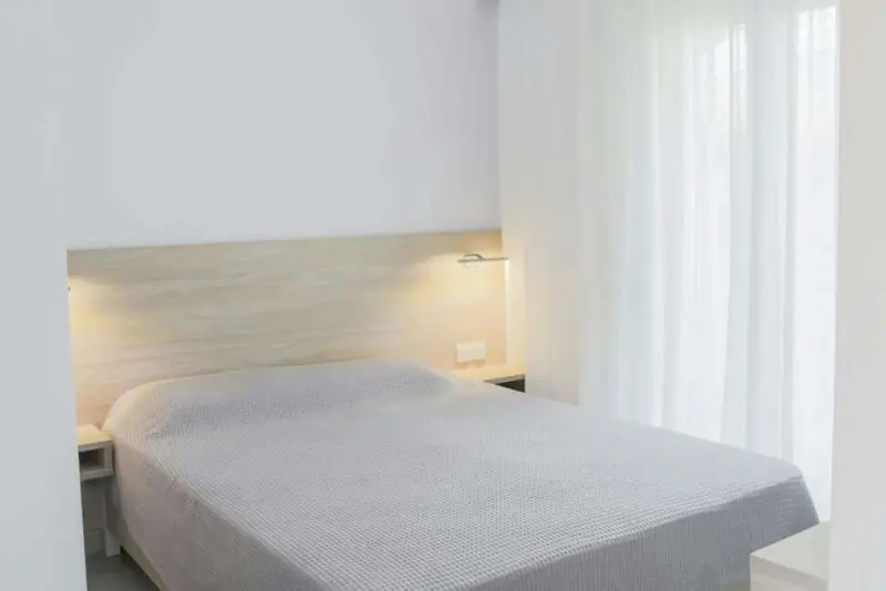 Three Stars Hotel