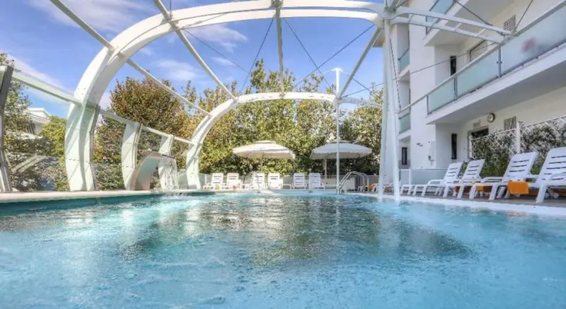 Hotel Boemia Riccione con piscina