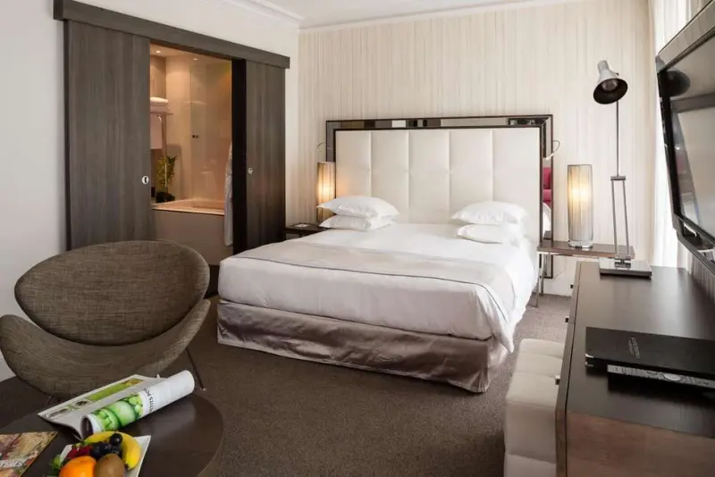 Hotel Canberra (le)