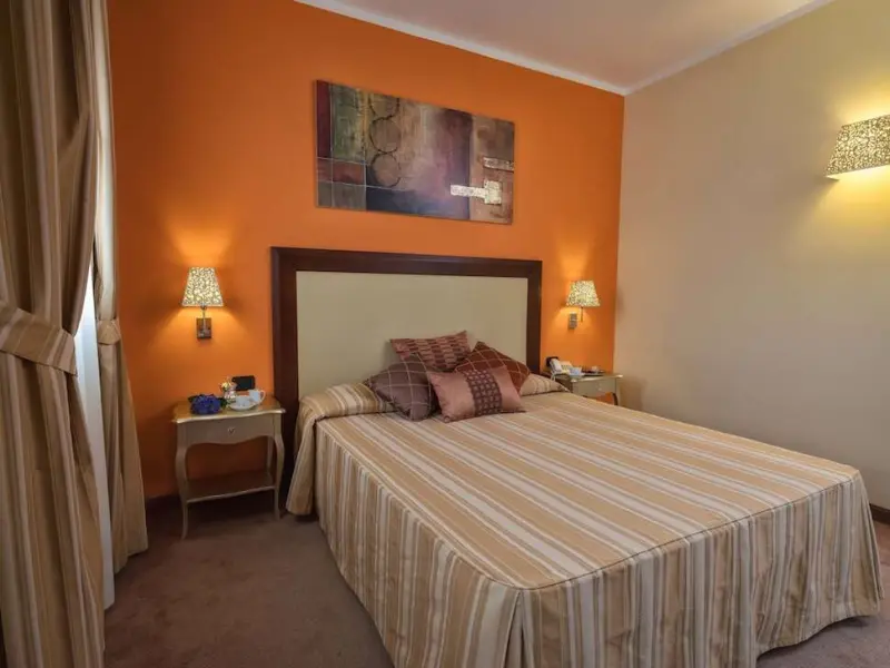 Hotel For You