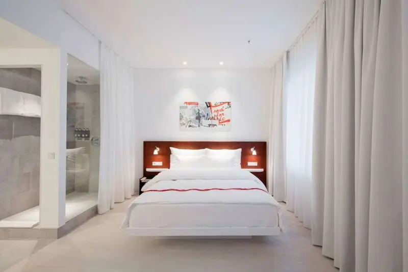 Ruby Marie Hotel & Bar