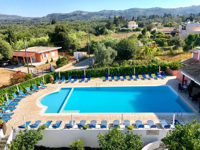 Bruskos Hotel &Suites