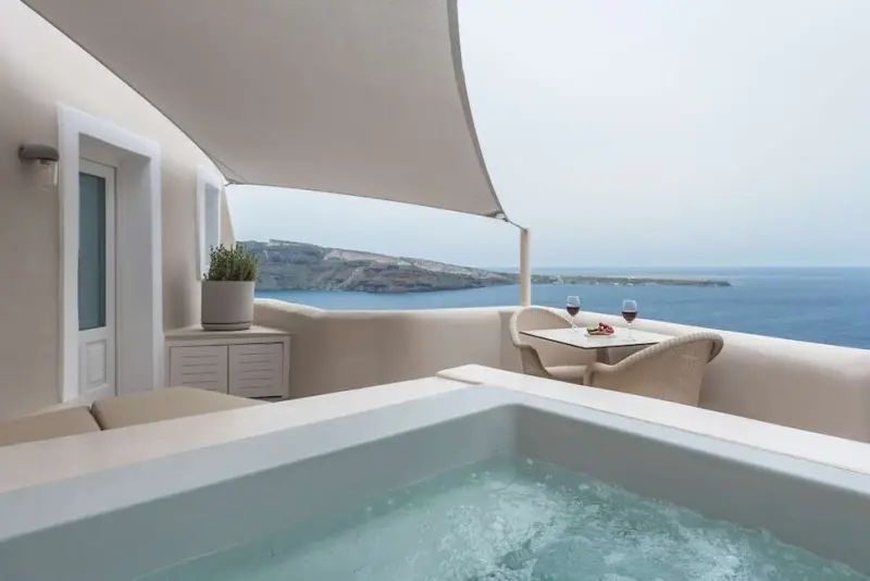 Oia Castle Luxury Suites