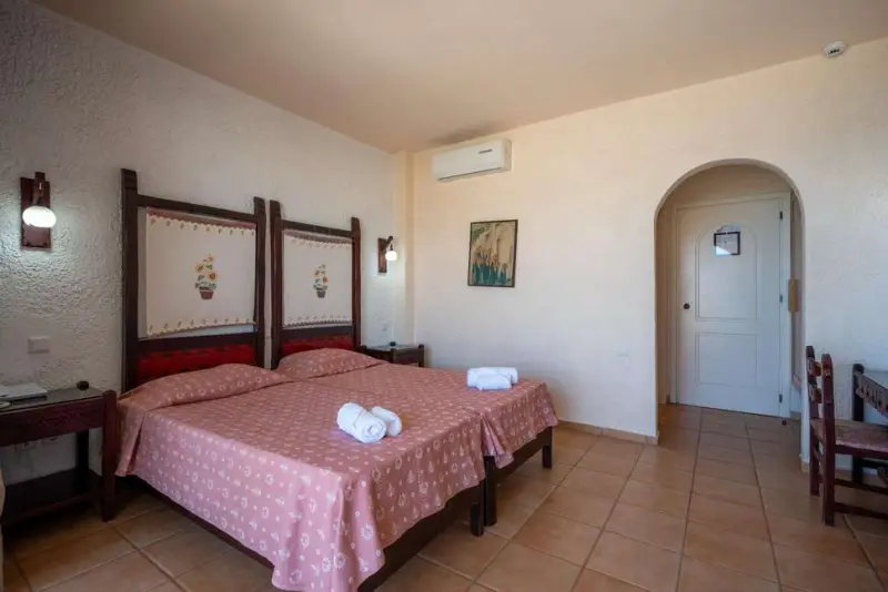 Litsa's Lefkoniko Beach Hotel