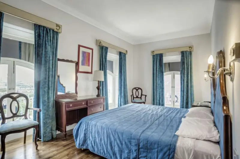 Castille Hotel