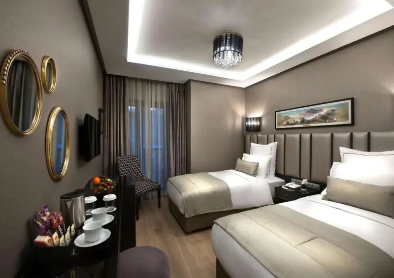 Le Petit Palace Hotel