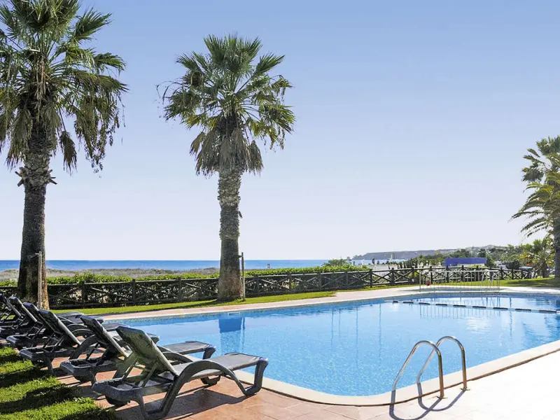 Meia Praia Lagos - Beach Club Apartments