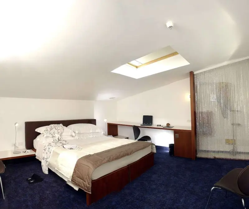 Black Hotel
