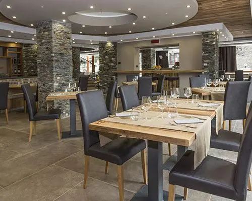 Hotel K2- Restaurant & Bar