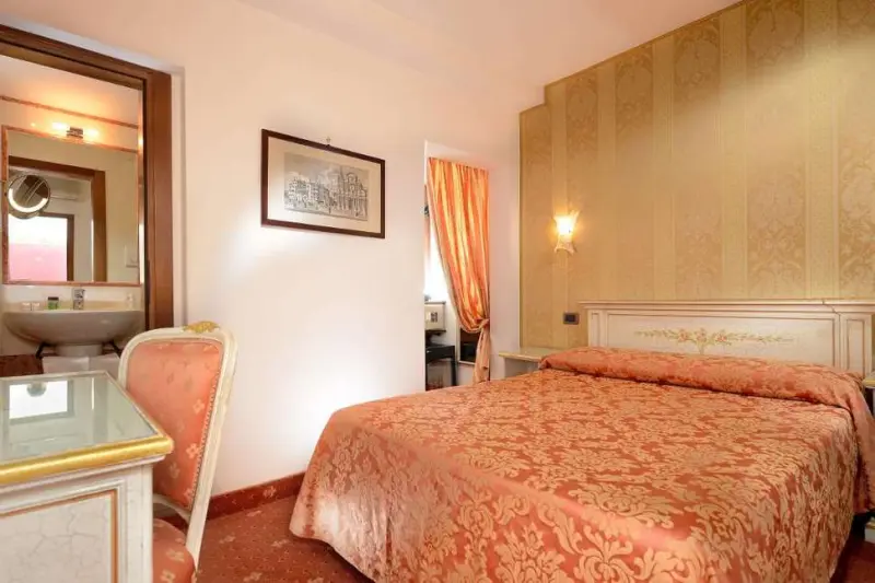 Hotel Ambassador Tre Rose