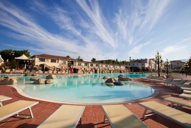 Phi Hotel Sighientu