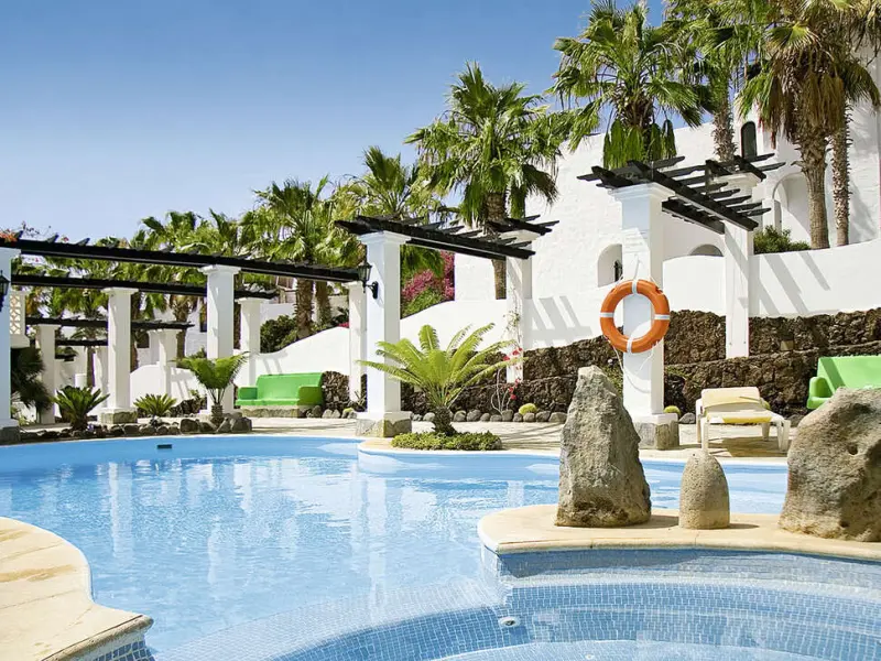 Aparthotel Esquinzo Y Monte Del Mar