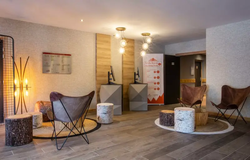 Base Camp Lodge Hotel