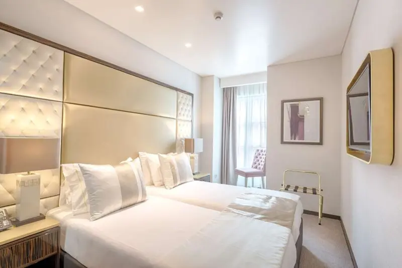 MeraPrime Gold Design Hotel