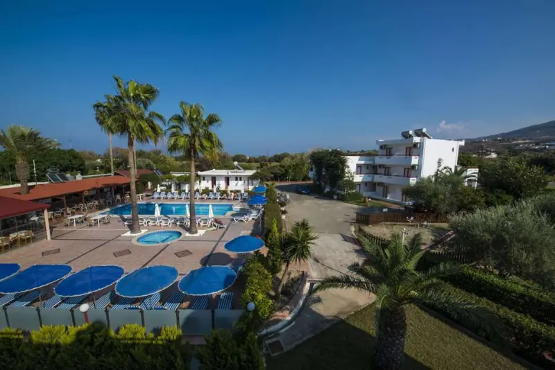 Sandy's Studios , Apartments & Log Villas
