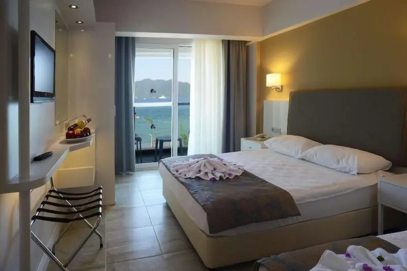 Maris Beach Hotel