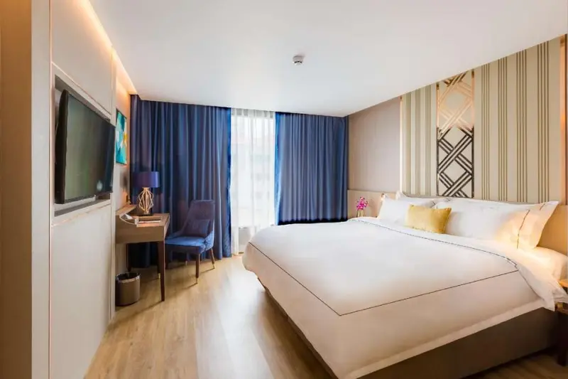 GLOW Sukhumvit 5