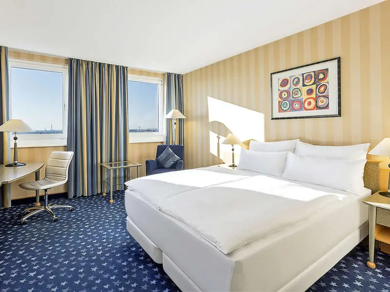 Hotel NH Danube City