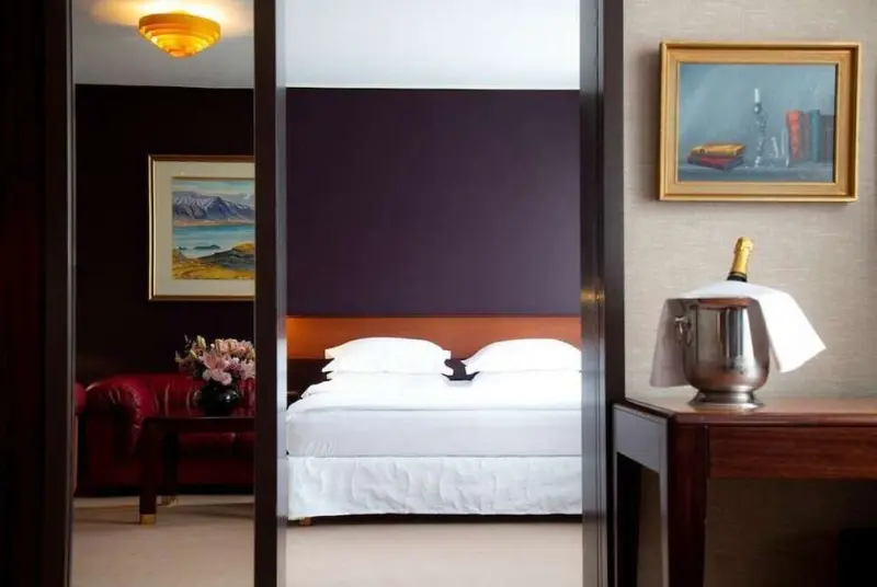 Hotel Holt- The Art Hotel