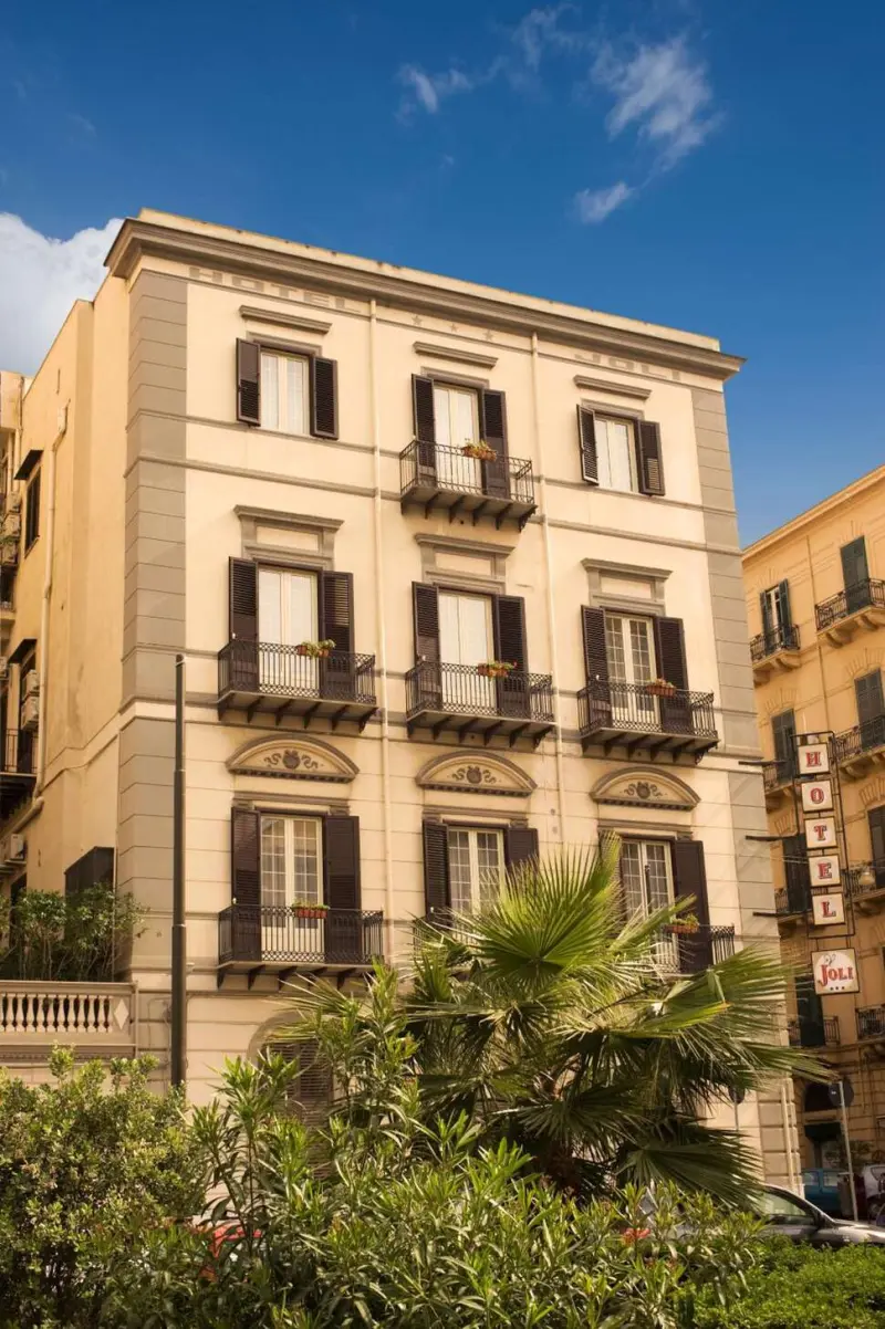 Hotel Joli