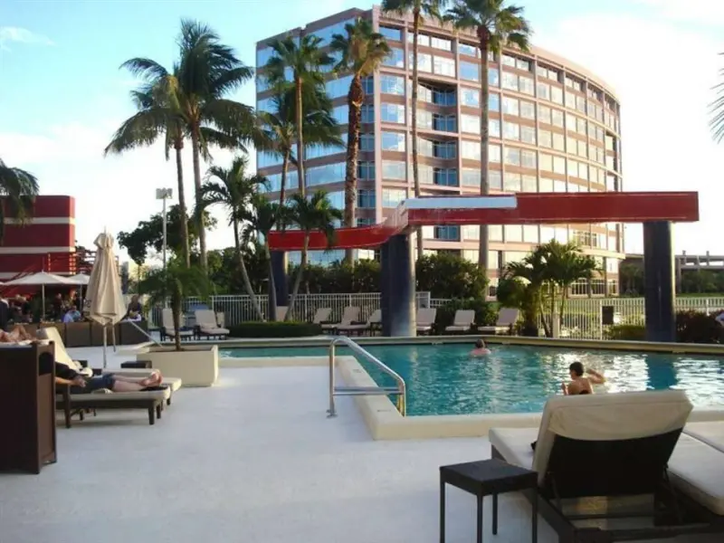 Pullman Miami Airport