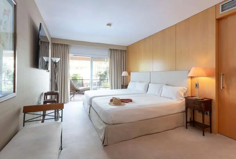 Suites del Mar Fenals Apartments