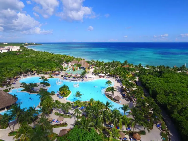 Grand Palladium Colonial Resort & Spa, a Registry Collectin Hotel